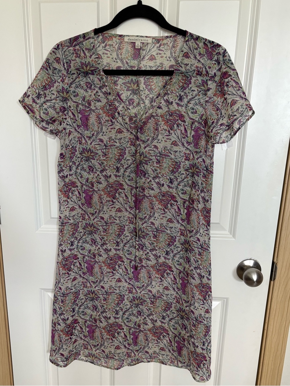 Daniel Rainn Purple Floral V‑Neck Short Sleeve Midi Dress